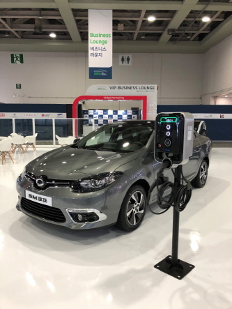 르노삼성자동차는 오는 20일까지 대구 EXCO에서 열리는 ‘대구 국제 미래자동차엑스포 2019’에 초소형 전기차 르노 트위지와 SM3 Z.E.를 전시한다고 17일 밝혔다.ⓒ르노삼성자동차