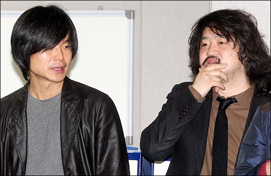 서울시 산하기관 tbs 교통방송에서 프로그램을 진행하고 있는 김어준 씨(오른쪽)와 주진우 씨(왼쪽). ⓒ데일리안 박항구 기자