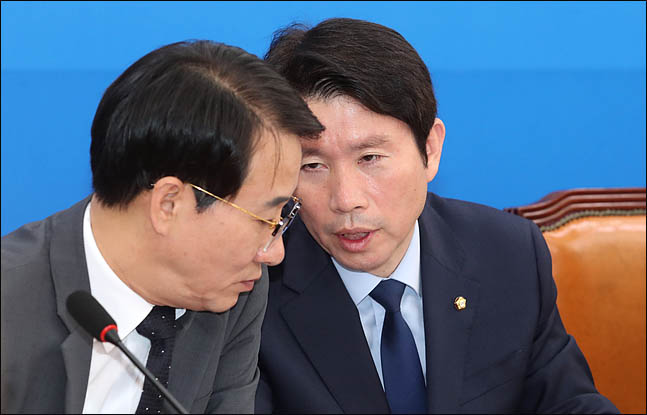 (오른쪽부터) 더불어민주당 이인영 원내대표·이원욱 원내수석부대표 ⓒ데일리안 박항구 기자