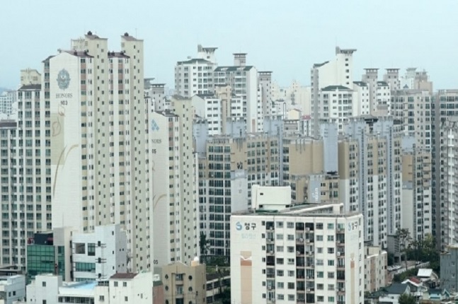 서울 아파트 평균 전세가격은 지난 10월 4억6682만원으로 2016년 3월 4억원대를 돌파한 이후 줄곧 상승세를 보이고 있다. 서울의 한 아파트단지 모습.ⓒ연합뉴스