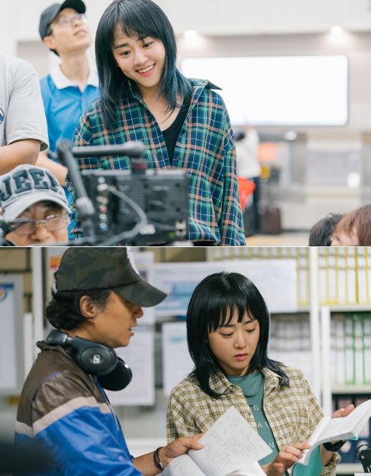tvN ‘유령을 잡아라’ 문근영이 1인 2역 연기로 절정의 연기력을 폭발시키며 반박 불가한 연기퀸의 아우라를 과시했다.ⓒ tvN