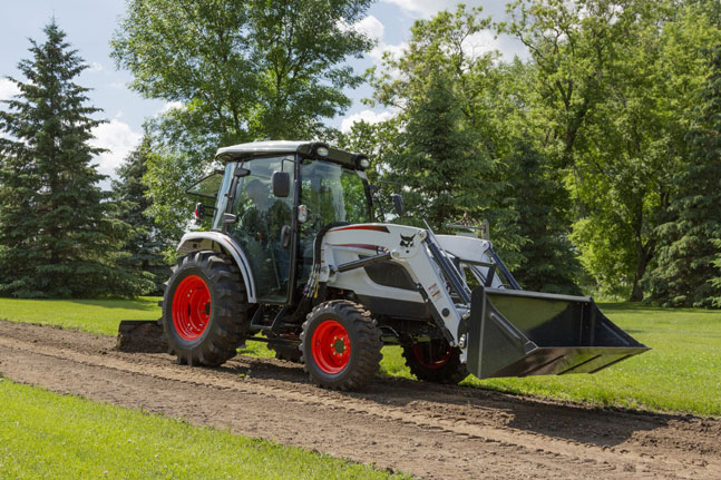 두산밥캣이 최근 북미시장에 출시한 콤팩트 트랙터(Compact Tractor), CT5558 모델. ⓒ두산밥캣