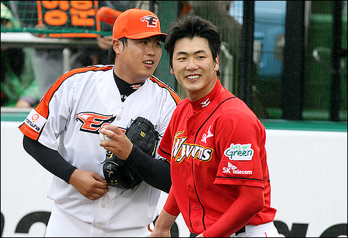 경우에 따라서 당장 내년 시즌부터 류현진과 김광현이 함께 다저스서 뛰는 꿈에 그리던 장면이 연출될 수도 있다. ⓒ 연합뉴스