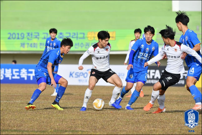광주금호고(광주FC U-18)가 팀 역사상 처음으로 왕중왕전 우승을 차지했다. ⓒ 대한축구협회