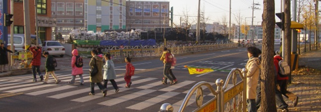 서울 시내 자동차 제한속도를 간선도로에서는 시속 50㎞로, 이면도로·어린이보호구역 등에선 시속 30㎞로 낮추는 작업이 완료됐다.(자료사진)ⓒ데일리안