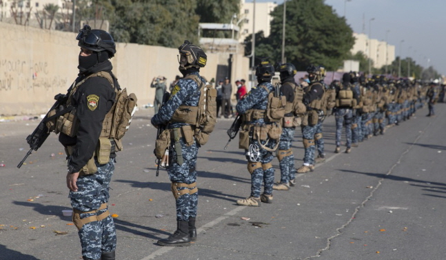 미국 대사관 지키는 이라크 보안군.ⓒ연합뉴스