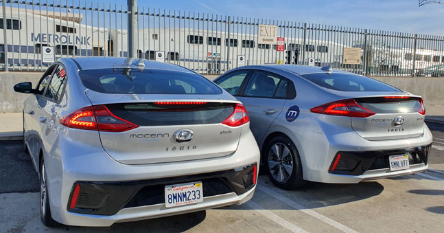 5일(현지시간) 미국 LA 유니언역 인근 현대차 모션 카셰어 서비스 전용 주차장에 대기 중인 아이오닉 PHEV(플러그인하이브리드) 차량들. ⓒ데일리안