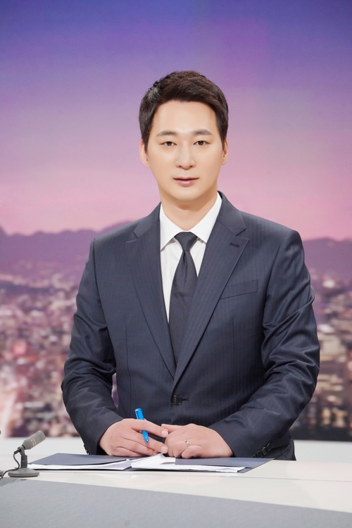 손석희 JTBC 대표이사 사장 뒤를 이어 JTBC '뉴스룸' 앵커를 맡은 서복현 기자가 6일 "'뉴스룸'이 추구해 온 원칙과 가치를 지켜나가겠다"고 밝혔다.ⓒJTBC