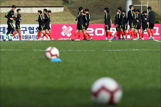 김학범 감독이 이끄는 한국 U-23 축구대표팀이 9일 중국과 1차전을 치른다. ⓒ 뉴시스 