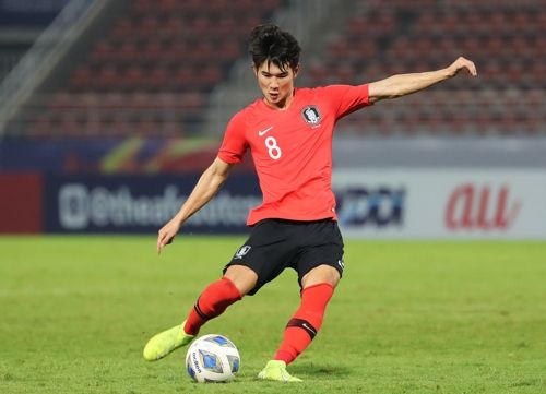 김진규가 19일 오후(현지시각) 태국 랑싯 탐마삿 스타디움에서 열린 2020 아시아축구연맹(AFC) U-23 챔피언십 한국과 요르단의 8강전서 프리킥을 하고 있다. ⓒ 연합뉴스