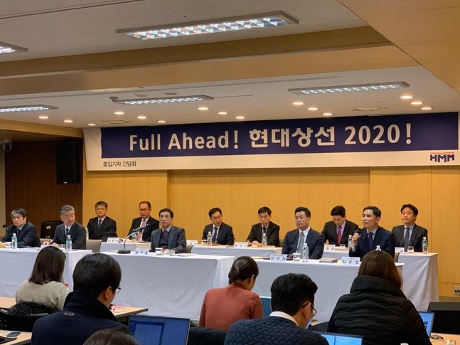 배재훈 현대상선 사장과 임직원들이 21일 서울 연지동 현대상선 본사에서 기자간담회에 참석하고 있다.ⓒ데일리안