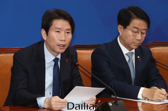 (왼쪽부터) 더불어민주당 이인영 원내대표·조정식 정책위의장(자료사진). ⓒ데일리안 홍금표 기자