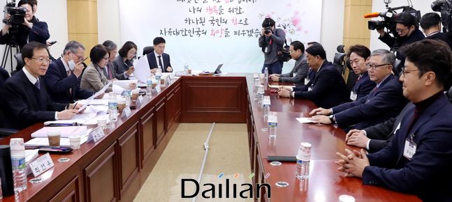 지난 12일 국회 의원회관에서 자유한국당 총선 공천 신청자 면접이 진행되고 있다.ⓒ데일리안 박항구 기자