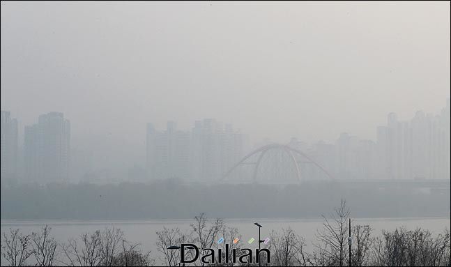 서울시 내 미세먼지(PM-10)가 오전 10시에서 11시 사이 가장 심하다는 분석이 나왔다.ⓒ데일리안