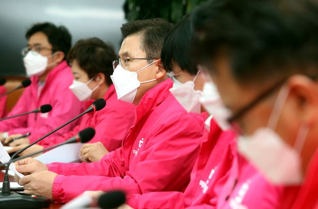 황교안 미래통합당 대표가 12일 오전 국회에서 열린 최고위원회의에서 모두발언을 하고 있다.ⓒ데일리안 박항구 기자