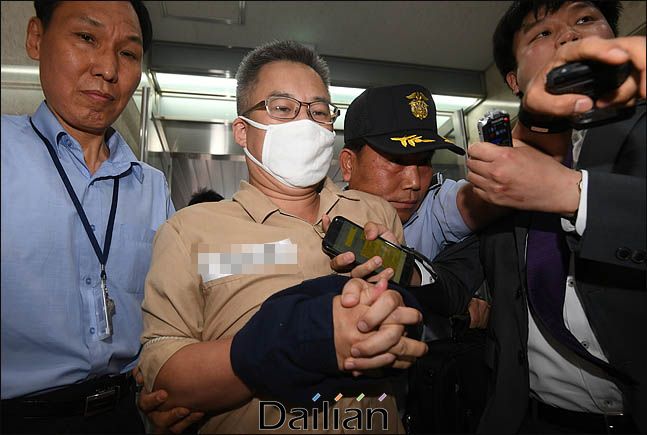 포털을 통해 여론조작 활동을 펼친 혐의를 받고 있는 드루킹(본명 김동원·49)이 대선 이듬해인 2018년 6월 특검 사무실에 피의자 신분으로 소환되고 있다(자료사진). ⓒ데일리안