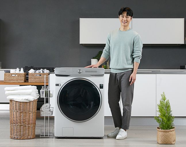 삼성전자 24kg 용량 ‘그랑데AI’ 세탁기.ⓒ삼성전자