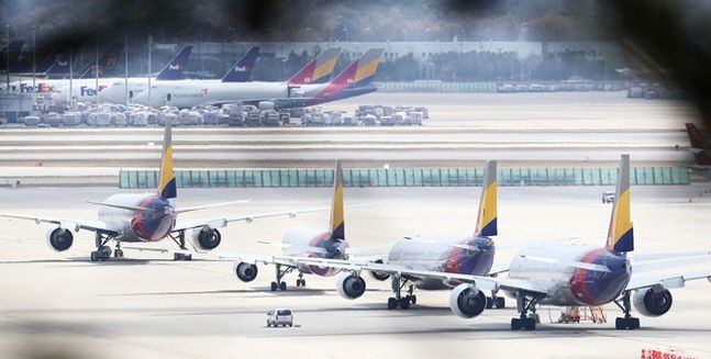 지난달 21일 인천국제공항 주기장에 아시아나항공 여객기들이 주기돼있다.ⓒ뉴시스