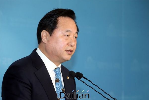 국회에서 기자회견을 하고 있는 김두관 더불어민주당 의원(자료사진)ⓒ데일리안 박항구 기자