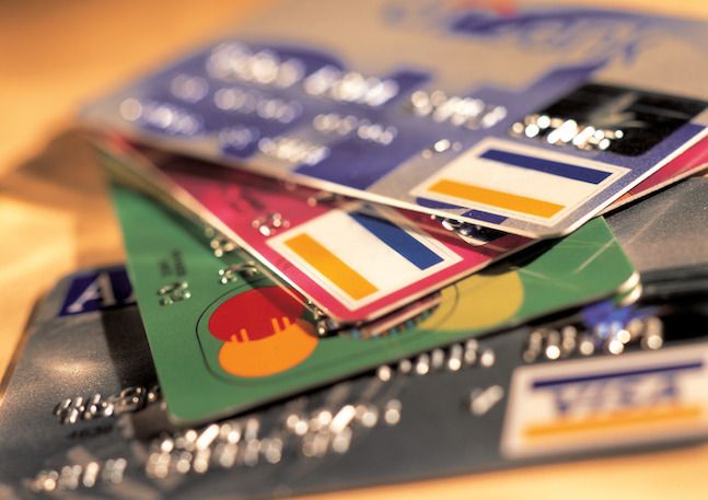 카드업계가 소비자 혜택이 많은 알짜카드나 제휴카드를 줄줄이 단종시키며 ‘카드 구조조정’에 나서고 있다. ⓒ연합뉴스