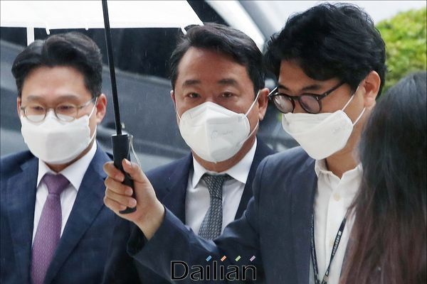 이웅열 전 코오롱그룹 회장이 골관절염 치료제 인보사케이주(인보사) 관련 의혹으로 재판에 넘겨졌다.(자료사진) ⓒ데일리안 홍금표 기자