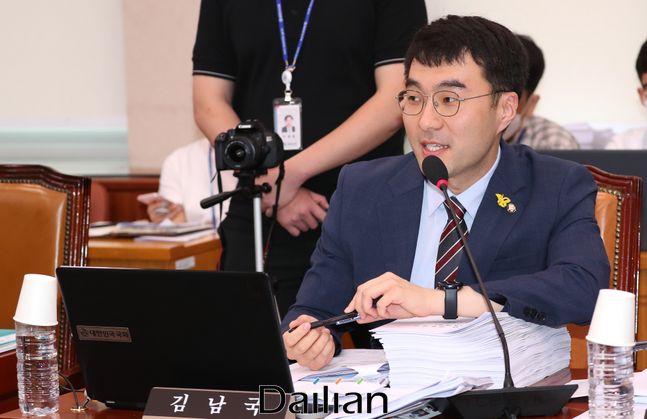 김남국 더불어민주당 의원이 지난 7월 27일 열린 국회 법사위 전체회의에서 의사진행발언을 하고 있다.ⓒ데일리안 박항구 기자