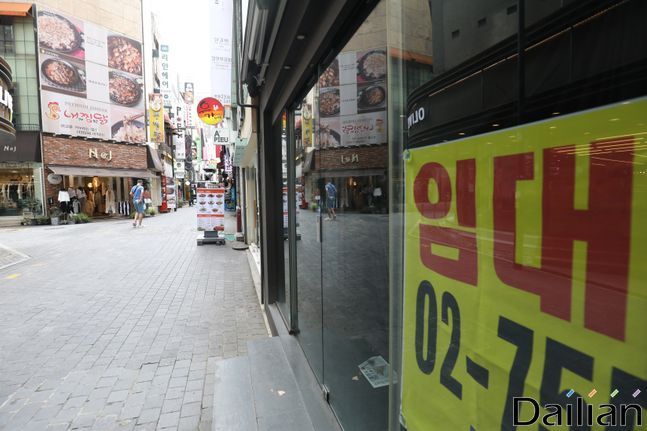 사회적 거리두기가 시행 중인 9월 초 서울 중구 명동 거리가 한산한 모습을 보이고 있다. ⓒ데일리안 류영주 기자