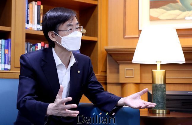 국민의힘 5선 중진 조경태 의원이 의원회관 의원열람실에서 데일리안과 인터뷰를 갖고 있다. ⓒ데일리안 박항구 기자