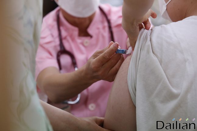 인플루엔자(독감) 백신을 맞은 인천지역 10대 1명이 접종 이틀 만에 사망했다.(자료사진) ⓒ데일리안 류영주 기자