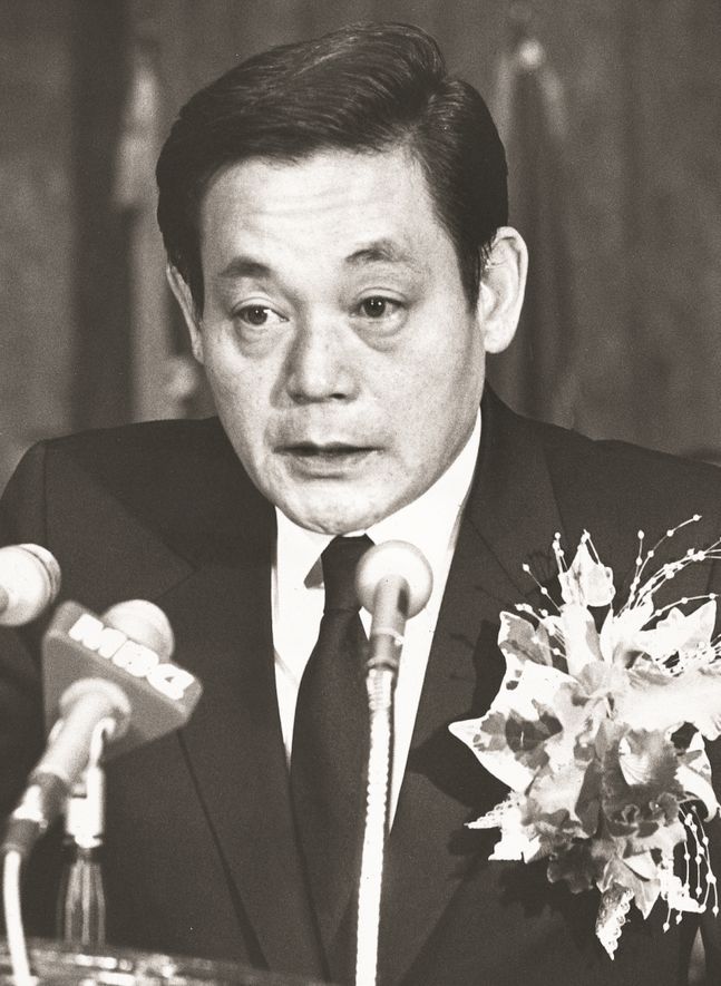 한국 재계를 대표하는 이건희 삼성그룹 회장이 25일 별세했다. 사진은 1987년 회장 취임 당시 모습. ⓒ삼성전자