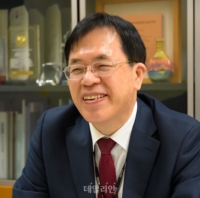 데일리안은 지난달 9일 한국원자력연구원 김긍구 박사를 만나 에너지의 미래에 대해 이야기를 나눴다. ⓒ데일리안 배군득 기자