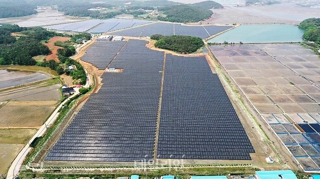 서부발전이 충남 태안군 안면도에 건립한 삼양 태양광 발전소. ⓒ한국서부발전