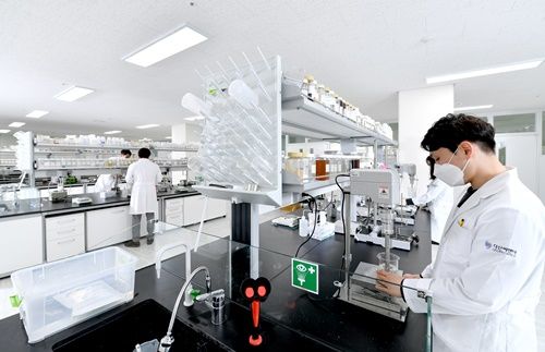 ⓒ사진_다산씨엔텍 마곡R&D센터 내부, 줄기세포배양액 관련 연구·개발 모습