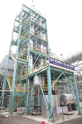 태안화력 5호기에 설치된0.5MW CO2 습식 포집플랜트 전경. ⓒ한국서부발전