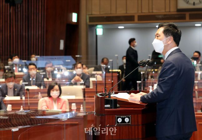 국민의힘 김기현 대표권한대행이 6일 오전 국회에서 열린 긴급의총에서 발언을 하고 있다. ⓒ데일리안 홍금표 기자
