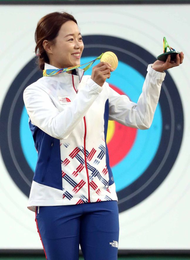 2016년 리우 올림픽 개인전 금메달 장혜진. ⓒ 뉴시스