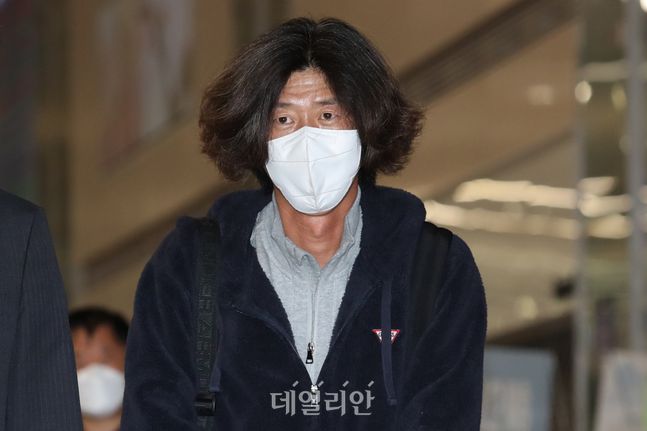 남욱 변호사가 지난 18일 오전 인천국제공항 통해 귀국하고 있다. ⓒ데일리안 류영주 기자
