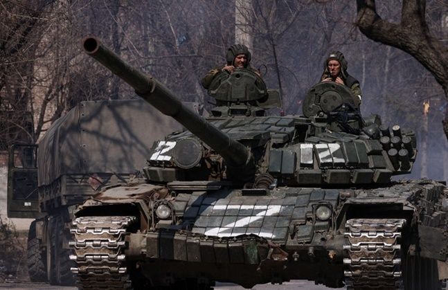 우크라이나 남부 마리우폴에 진입한 친러시아 반군 전차의 모습.ⓒ타스/연합뉴스