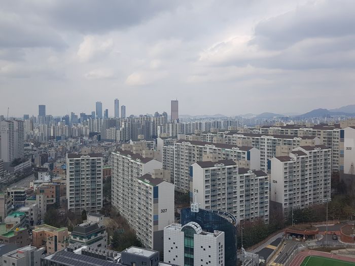 지난달 서울 아파트 매매 건수는 전날 기준 1505건으로 지난해 5월(4901건) 대비 3분의 1 수준인 것으로 나타났다. ⓒ데일리안