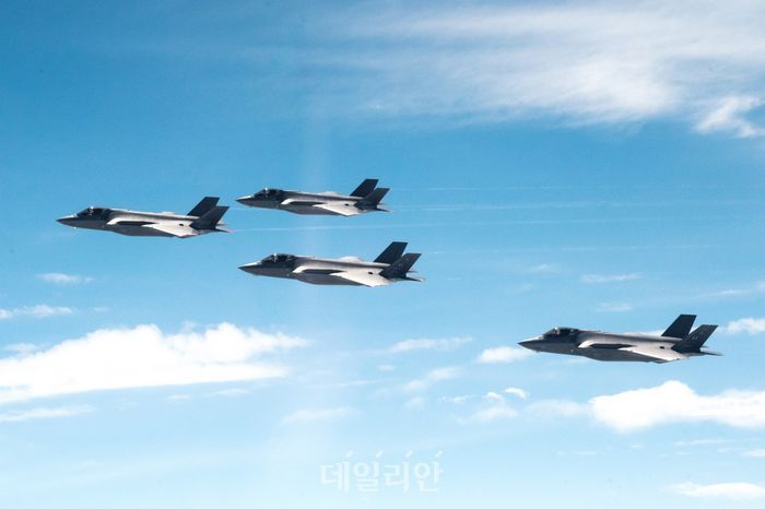 전투기가 편대비행을 하는 모습(자료사진) ⓒ공군/뉴시스