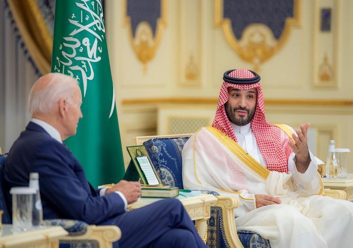지난 7월 15일 사우디아라비아를 방문한 조 바이든 미국 대통령이 홍해 연안 제다의 알 살람 궁에서 무함마드 빈살만 사우디 왕세자와 회담하고 있다. ⓒAFP/연합뉴스