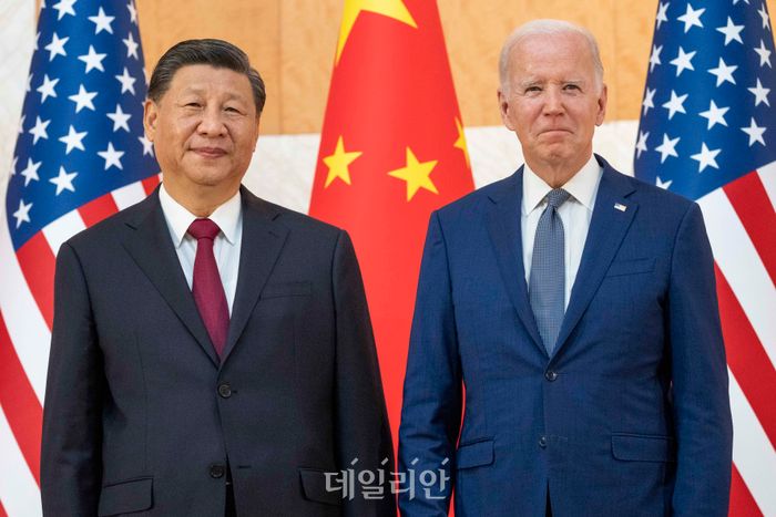 (오른쪽부터) 조 바이든 미국 대통령과 시진핑 중국 국가주석(자료사진) ⓒAP/뉴시스