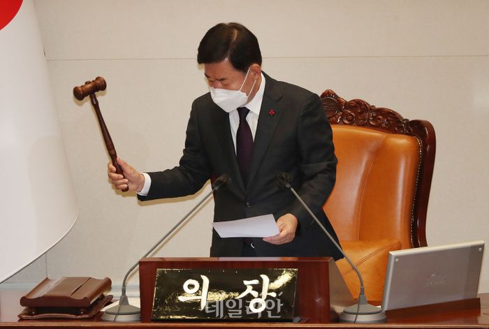 김진표 국회의장이 국회 본회의에서 안건 가결을 선포하고 있다. ⓒ데일리안 박항구 기자