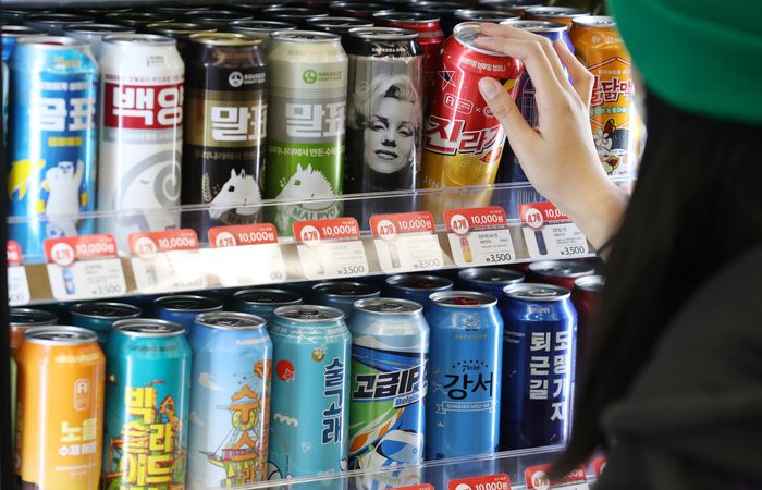 서울 시내 한 편의점에 수제 맥주가 진열돼 있다.ⓒ뉴시스