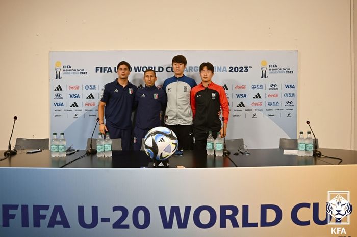 FIFA U-20 월드컵 4강 맞대결을 앞두고 있는 한국과 이탈리아. ⓒ 대한축구협회