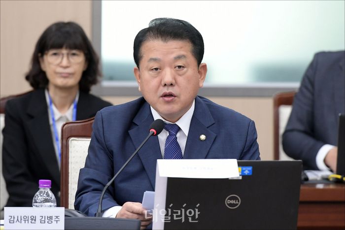 與의원들에 "정신 나간" 막말한 김병주…국민의힘, 金 윤리위 제소 검토