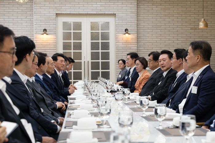 '김건희 리스크'에 '한동훈 뺀 만찬'까지…與 내부서 커지는 한숨