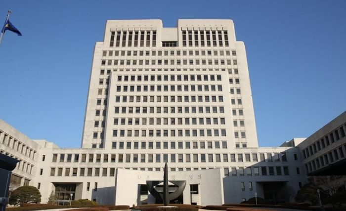 소설 읽는 중학생 체벌해 자살케한 교사…대법 "아동학대 유죄"