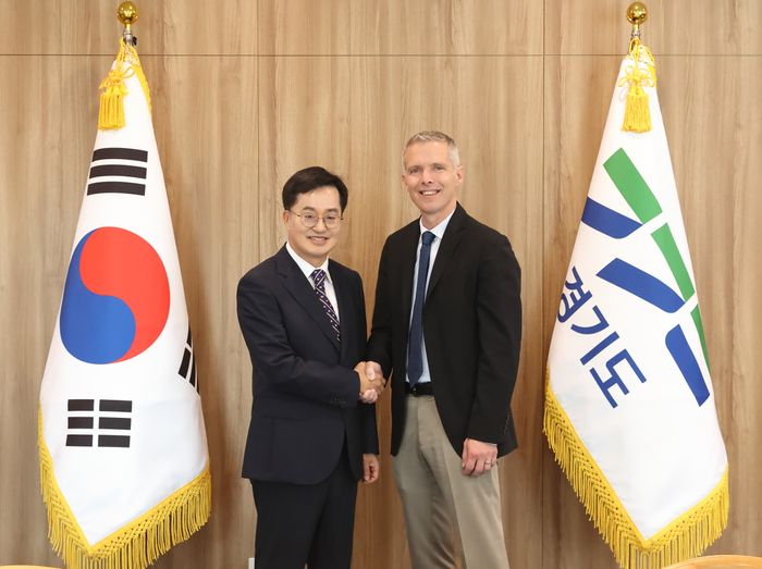 김동연 만난 루크 쉐퍼 미시간대 석좌교수 “경기도 기회소득 세계적 훌륭한 모델 될 수 있는 프로그램”