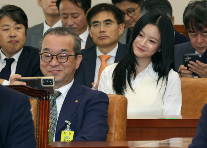 한화오션 "정인섭-하니 셀카 부적절한 행동 송구" (사과문 전문)